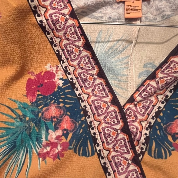 Flying Tomato Cropped Blouse Oversized 3/4 Sleeves V-Neck Wrap Top Size Small - Picture 6 of 9